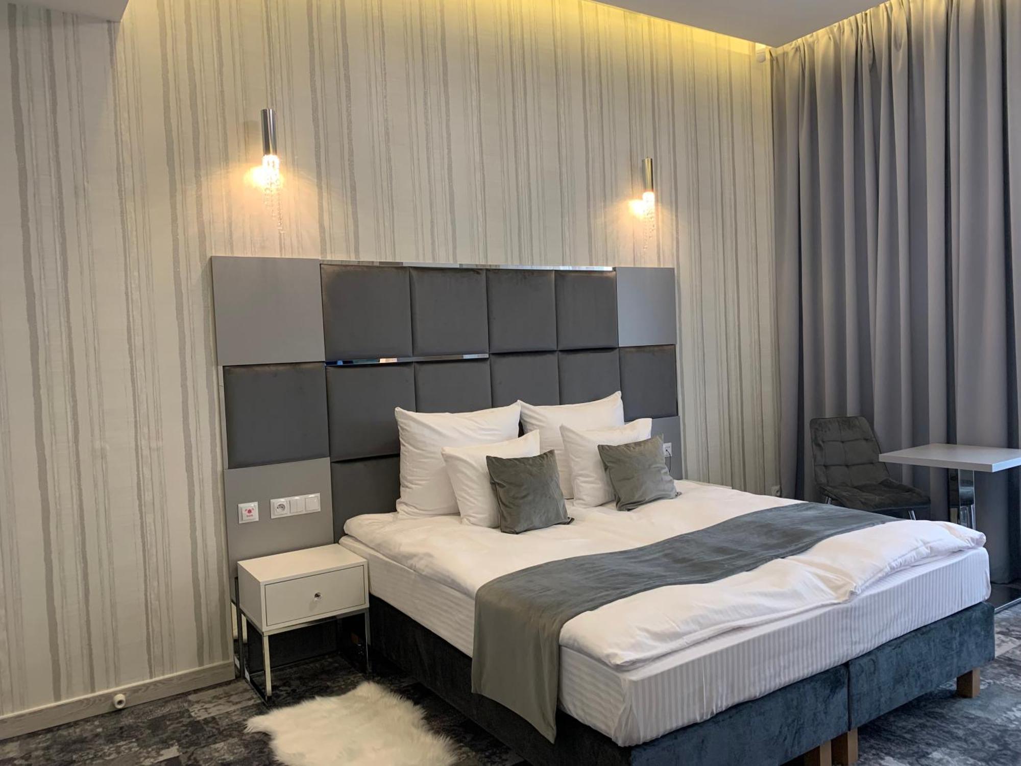 Piramida Aparthotel Boleslawiec  Eksteriør bilde