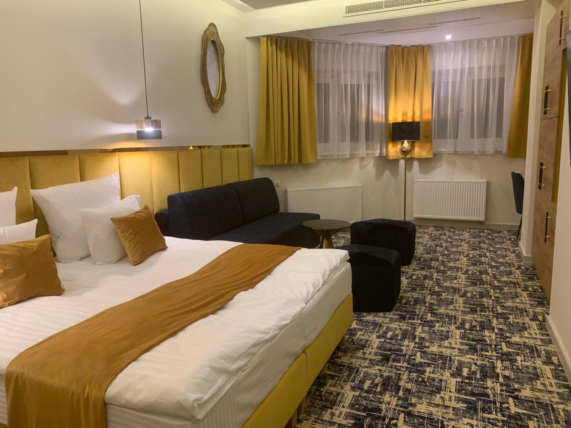Piramida Aparthotel Boleslawiec  Eksteriør bilde