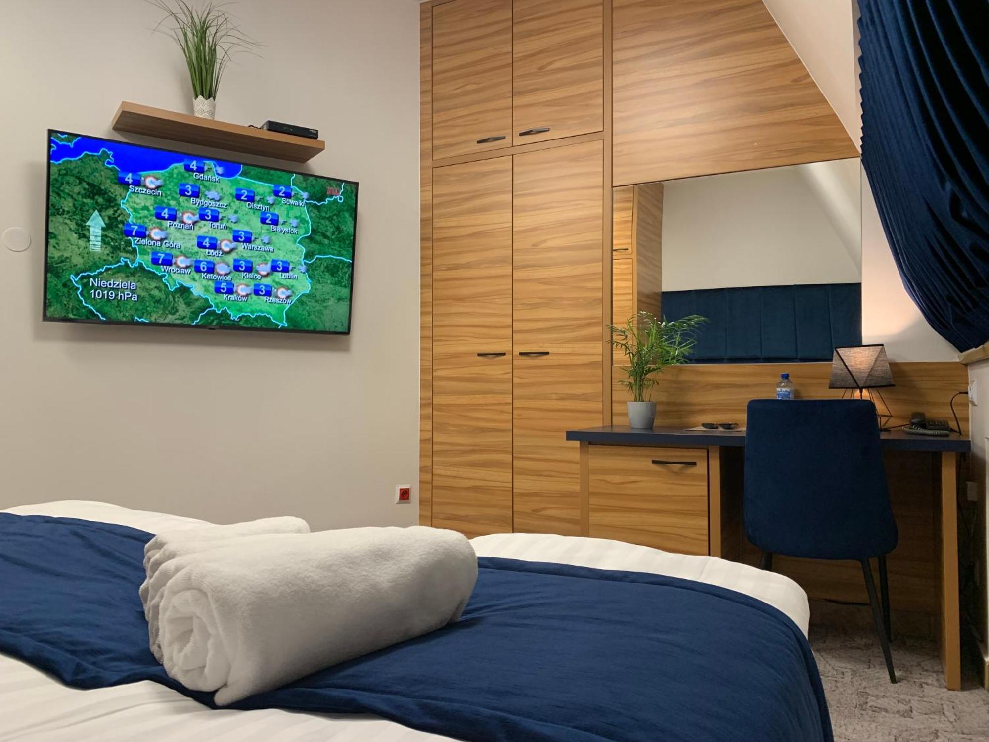 Piramida Aparthotel Boleslawiec  Rom bilde